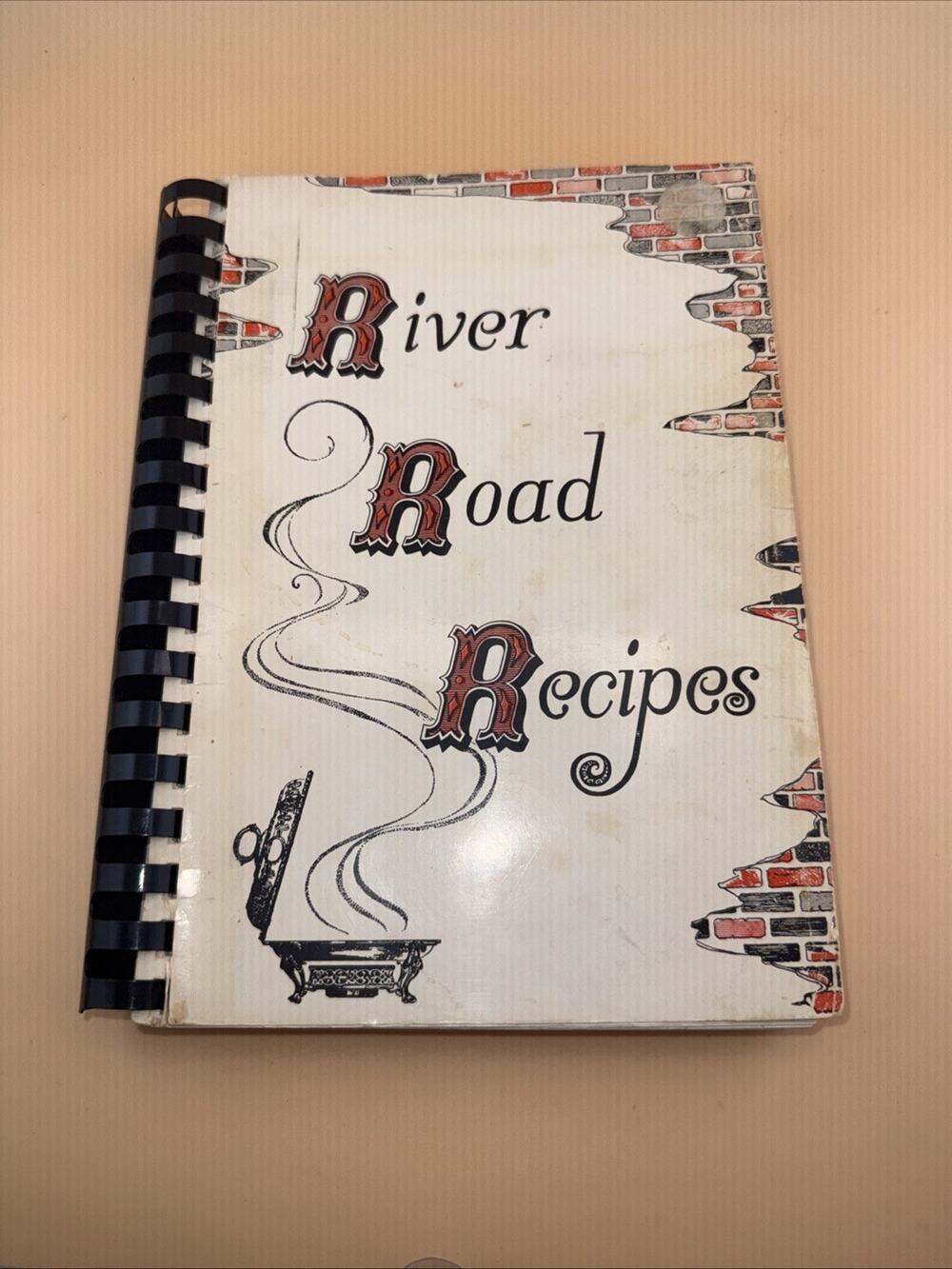 1974 River Road Recipes The Junior League of Baton Rouge, Louisiana Comb binding